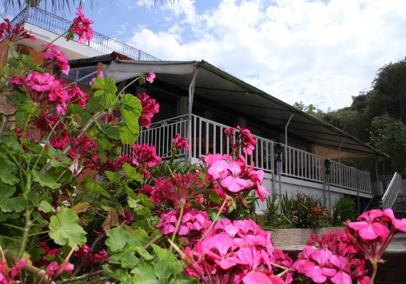 Hotel Tina Limni  Esterno foto