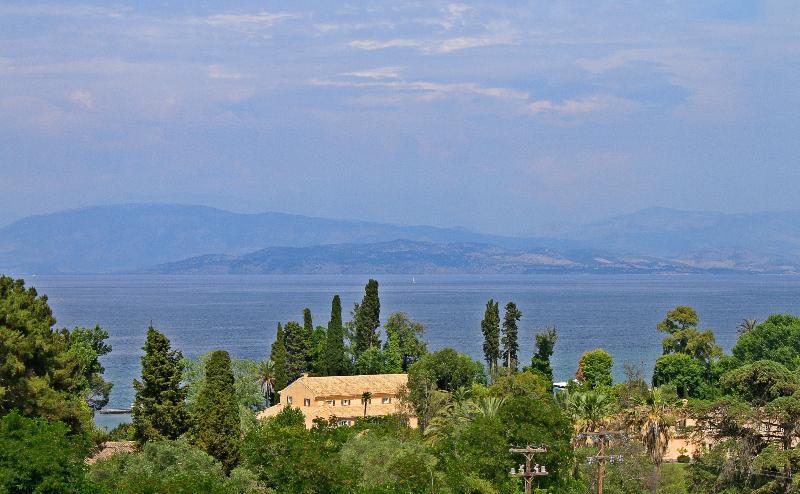 Hotel Tina Limni  Esterno foto